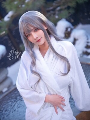 Machi马吉-Winter Intimacy 温泉写真